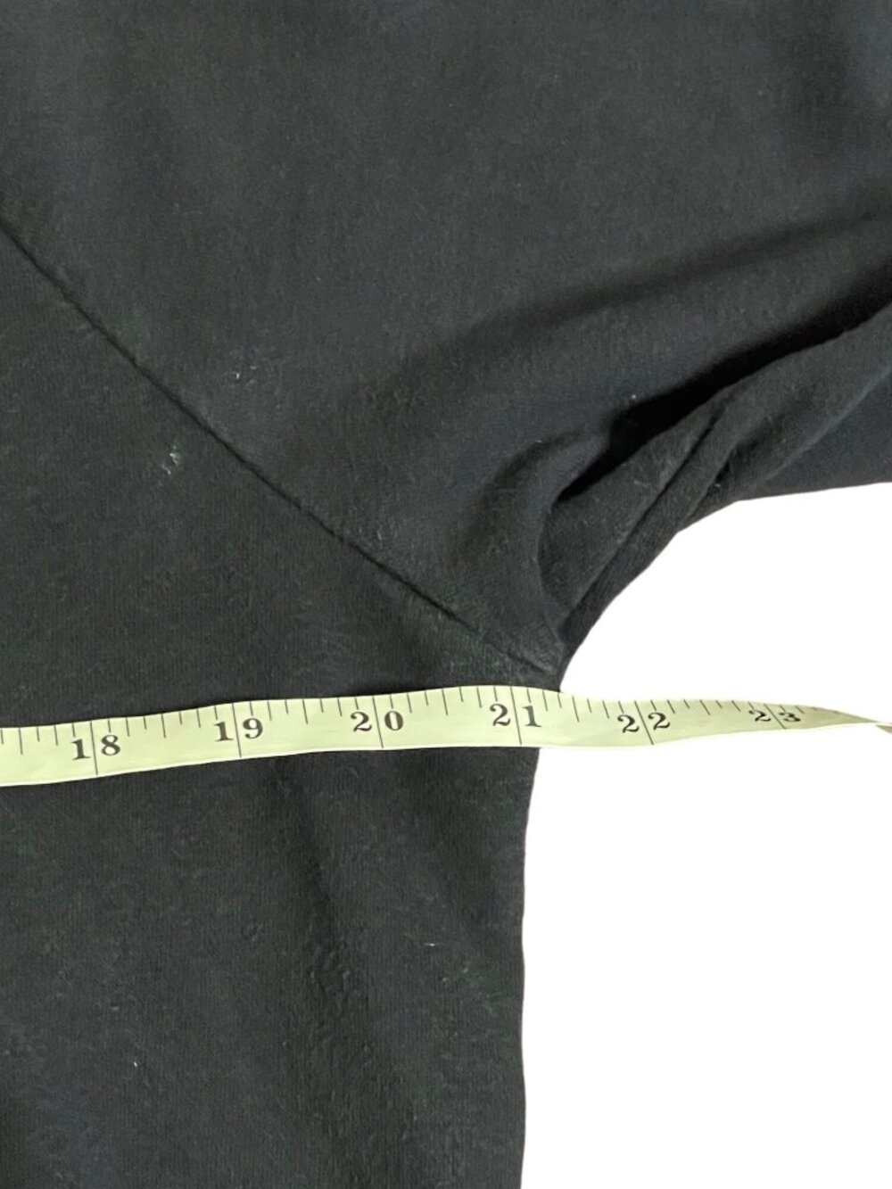 Mens Black Hoodie Pullover Sweatshirt Mens Size Medium Under Armour - Picture 3 of 13